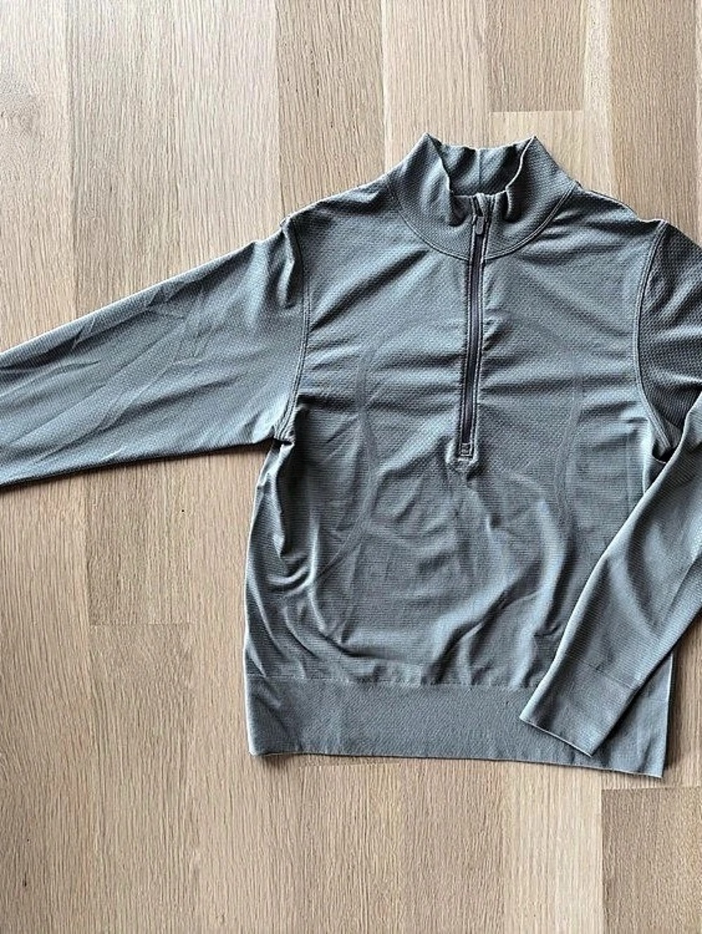 Lululemon Swiftly Relaxed 1/2 Zip Silver Gray Quarter-Zip Pullover size 6
